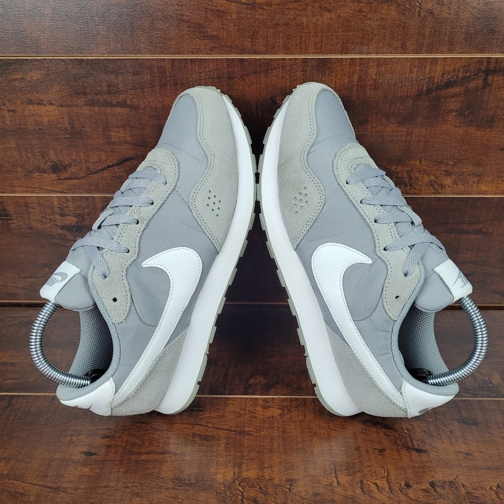 Nike Gray and White Women's Athletic Sneakers - Picture 7 of 9